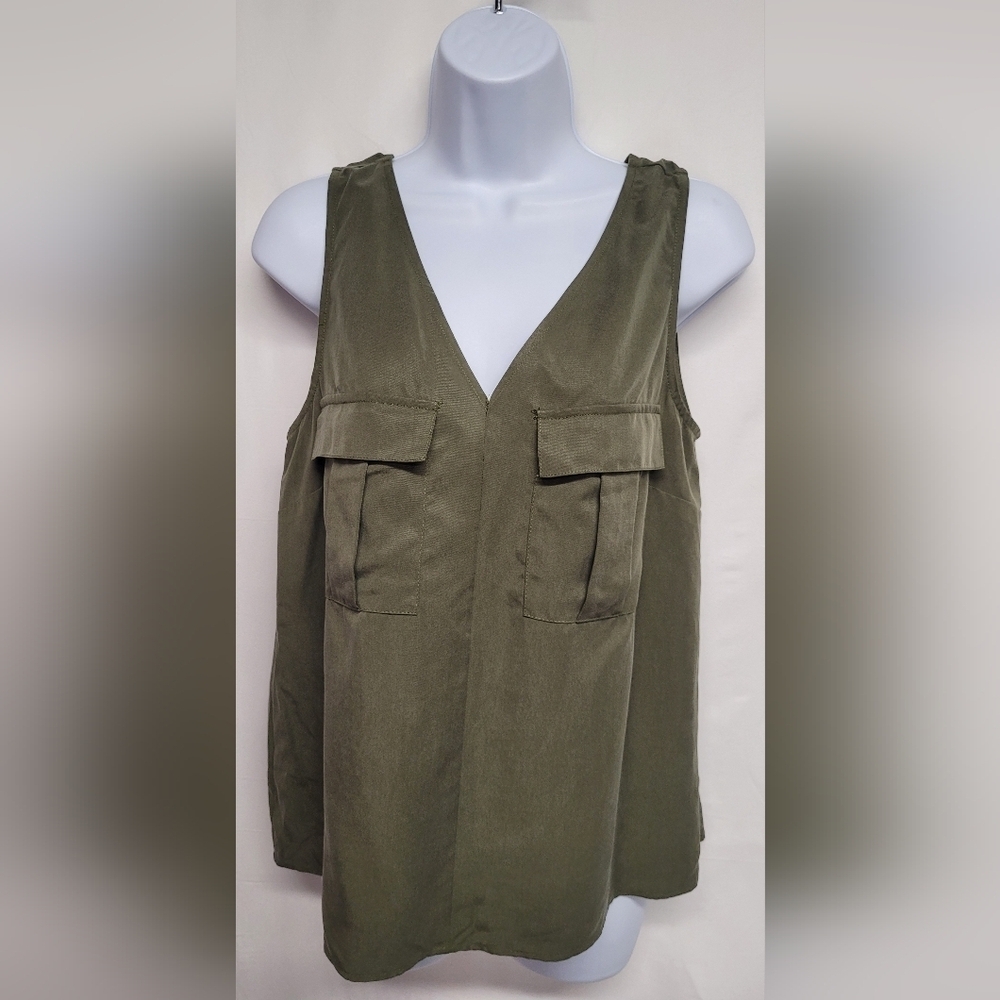 BCBG S Olive Green Utility Top Shirt V Neck Two Classic Pockets New w/o tags